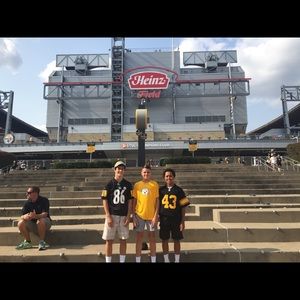 Meet your Posher, Christian